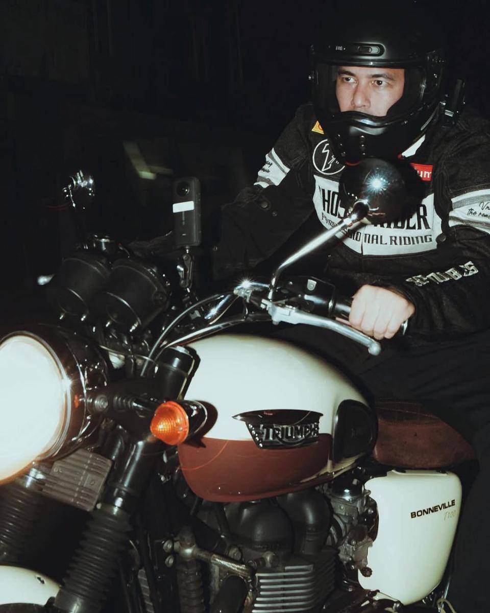 The Dudas -1 motoran cari makan sahur (instagram.com/raffinagita1717)