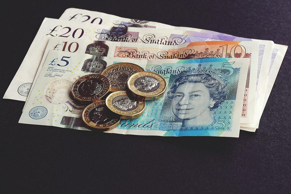 ilustrasi Poundsterling (pexels.com/Suzy Hazelwood)