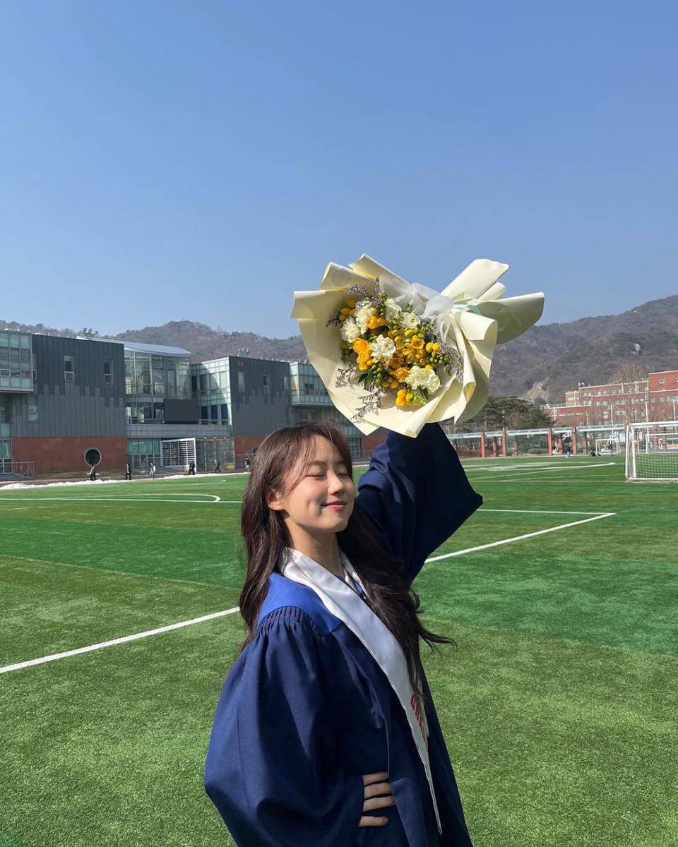 potret wisuda Yoon Sang Jeong (instagram.com/s_j_jeong9)