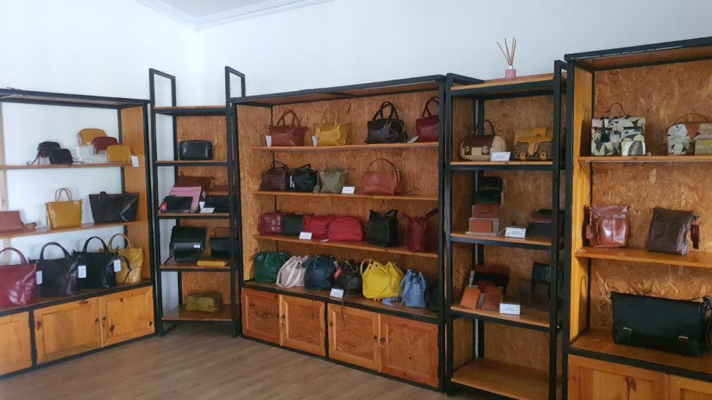 koleksi tas di Aleta Leather (google.com/Nirmala)