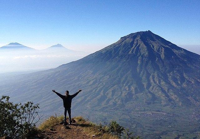 Kenapa Gunung Sumbing Dinamakan Gunung Sumbing? Ini Alasannya!