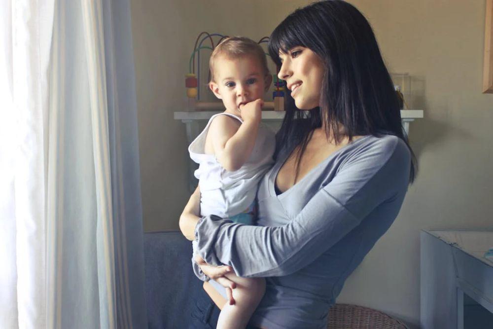ilustrasi ibu dan anak (pexels.com/Andrea Piacquadio)