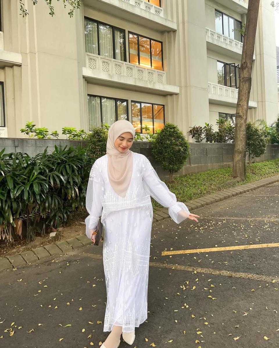 ide baju muslim untuk Lebaran ala Olivia Finda (instagram.com/oliviafindas)
