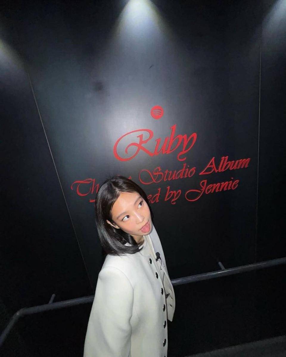 Jennie di konser "The Ruby Experience" (Instagram.com/jennierubyjane)