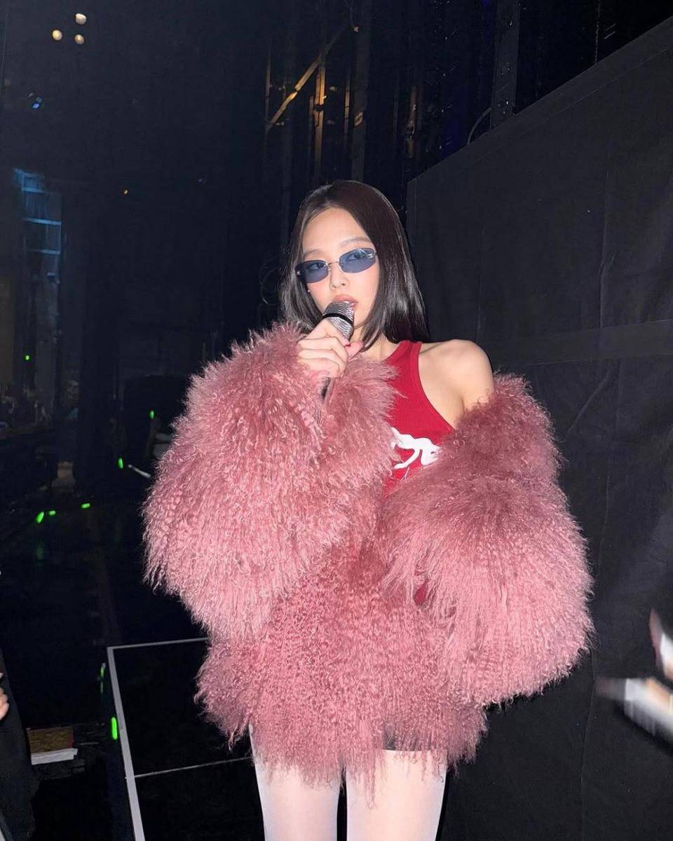 Jennie di konser "The Ruby Experience" (Instagram.com/jennierubyjane)