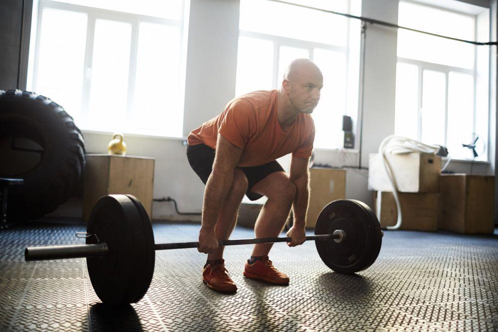 7 Cara Meningkatkan Teknik Deadlift, Biar Hasilnya Maksimal
