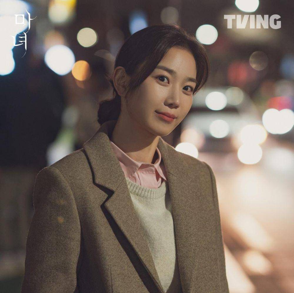 Jang Hee Ryung di drama The Witch (instagram.com/tving.official)