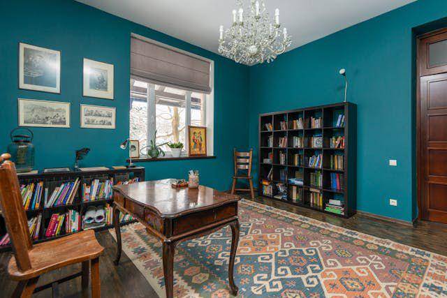 Ide tata letak rak buku (pexels.com/Max Vakhtbovycn)