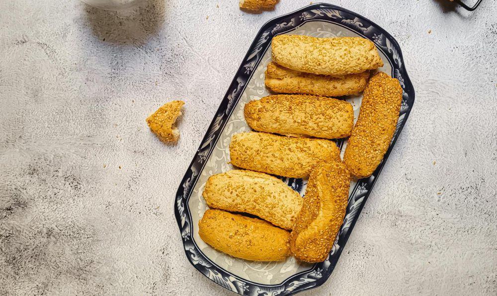 Resep Kue Lidah Kucing Tabur Wijen yang Wangi dan Super Garing
