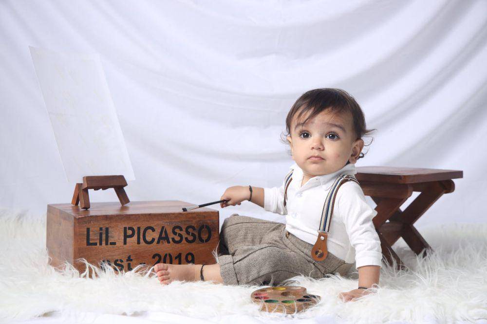 ilustrasi anak dengan suspender (pexels.com/suresh vaja)