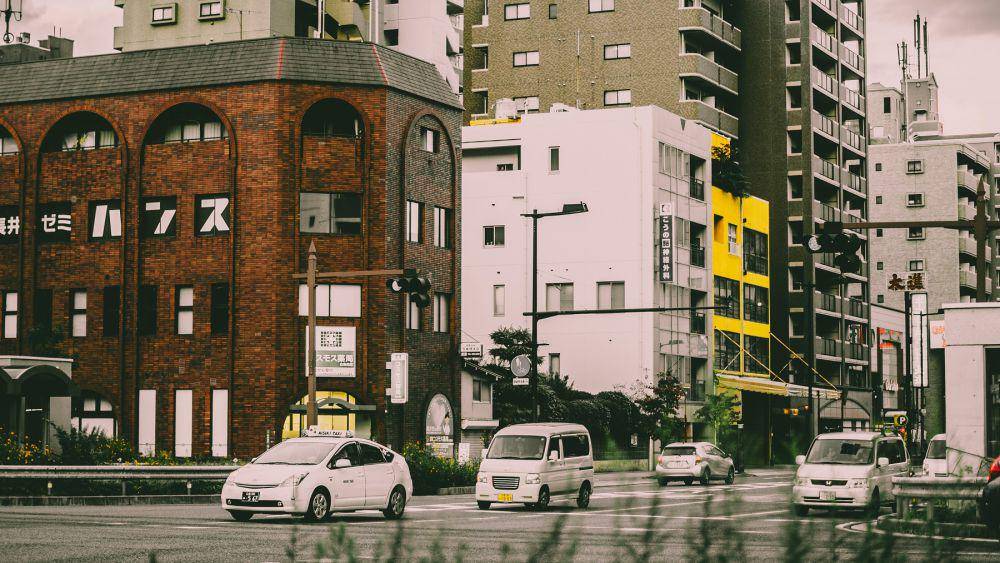 Ilustrasi mobil-mobil di Jepang. (unsplash.com/Redd Francisco)