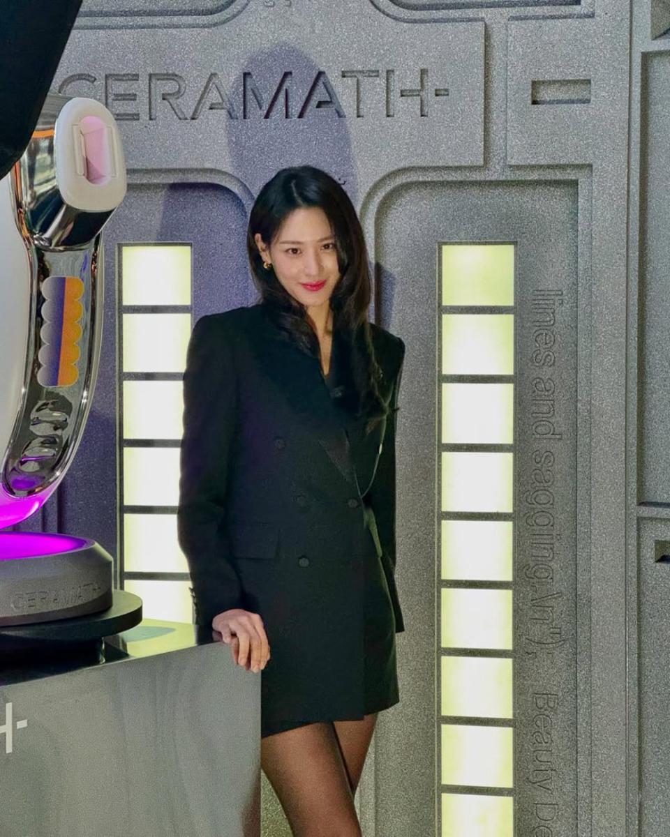 Claudia Kim (instagram.com/claudiashkim)