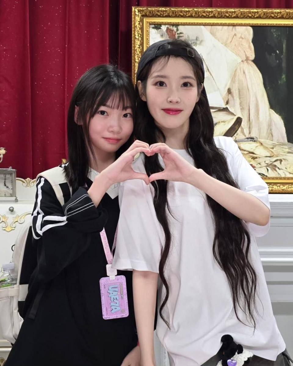 Kim Tae Yeon dan IU (instagram.com/taeyeon.mom2)