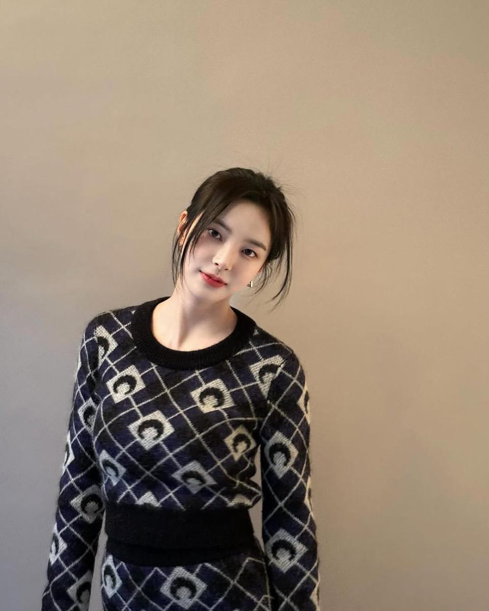 Shin Soo Hyun (instagram.com/xinsooo)