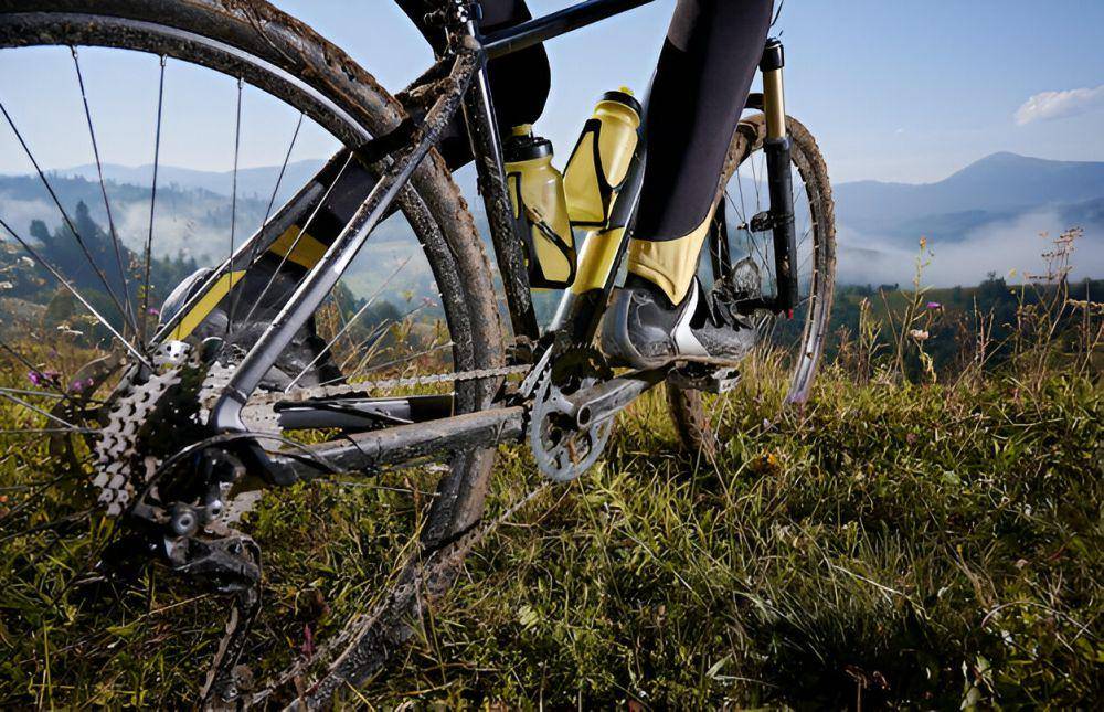 ilustrasi sepatu road bike (freepik.com/ArtPhoto_studio)