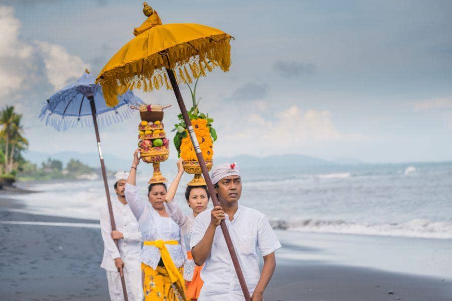 [QUIZ] Dari Tradisi Nyepi PIlihanmu, Ini Tempat Wisata yang Cocok Kamu Kunjungi
