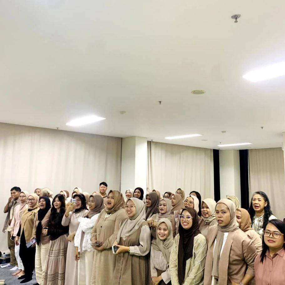 Mahalini buka puasa bareng fans (Instagram.com/mylinzofficial)