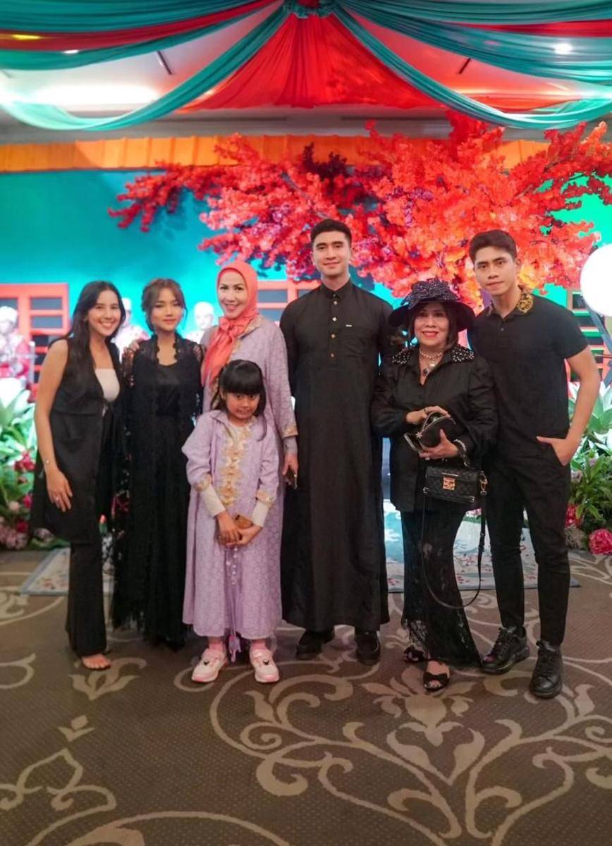 Kedekatan Fuji dan keluarga Verrell Bramasta (Instagram.com/bramastavrl)
