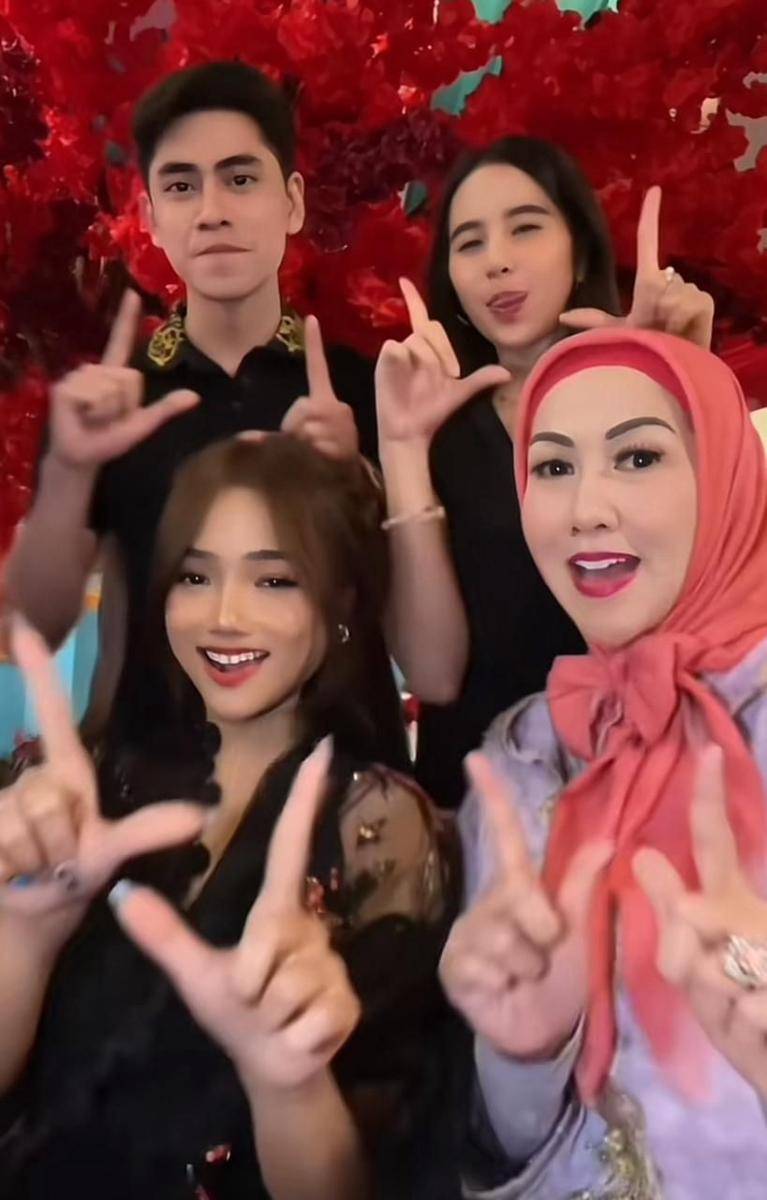 Kedekatan Fuji dan keluarga Verrell Bramasta (TikTok.com/athallanaufal_7)