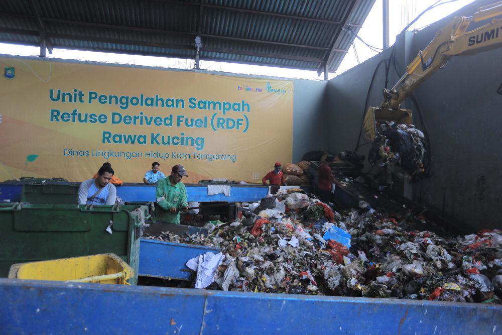 Tinjau TPA Rawa Kucing, Sachrudin Minta Masyarakat Pilah Sampah