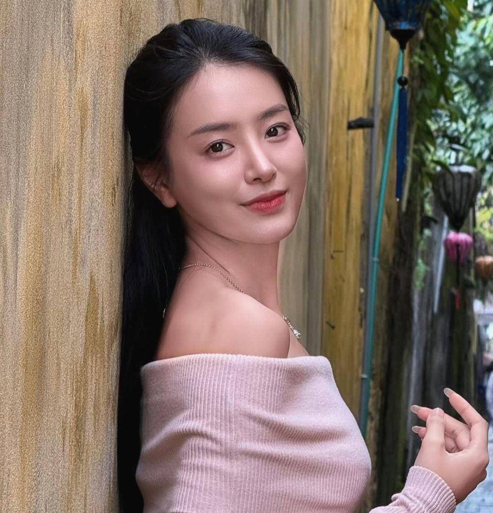 Bui Khanh Linh (instagram.com/buikhanhlinh02)