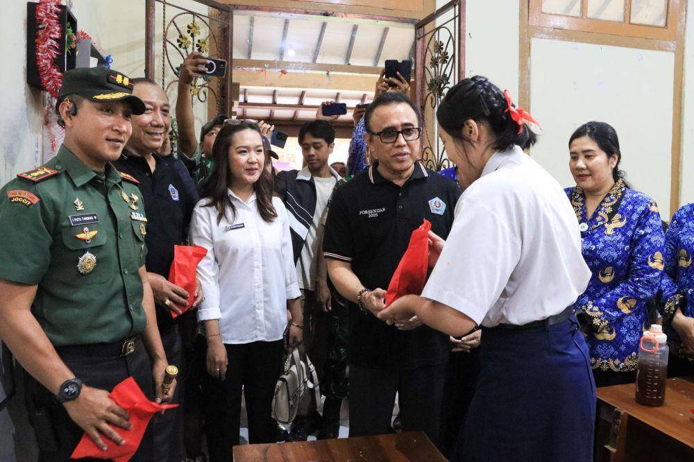 Pelaksanaan Program Makan Bergizi Gratis (MBG) di SMPN 1 Denpasar (Dok.IDN Times/istimewa)