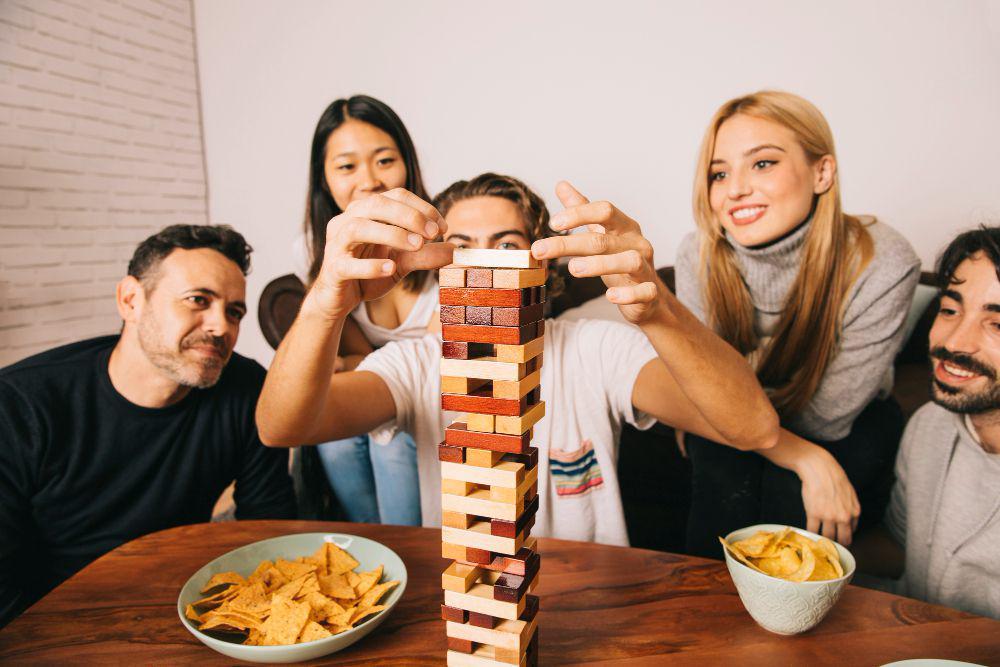 ilustrasi bermain game bersama teman (freepik.com/freepik)