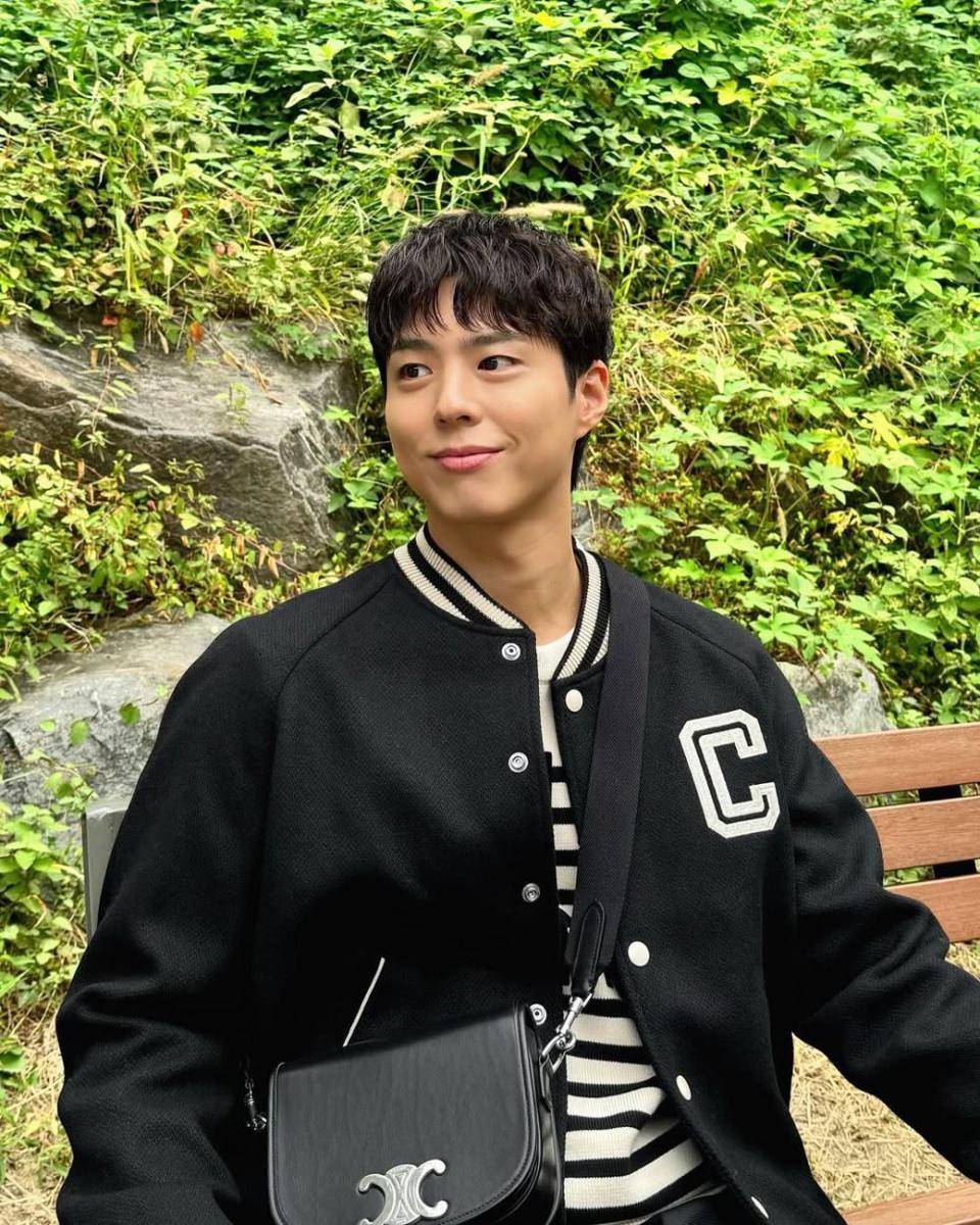Inspirasi outer ala Park Bo Gum (instagram.com/bogummy)