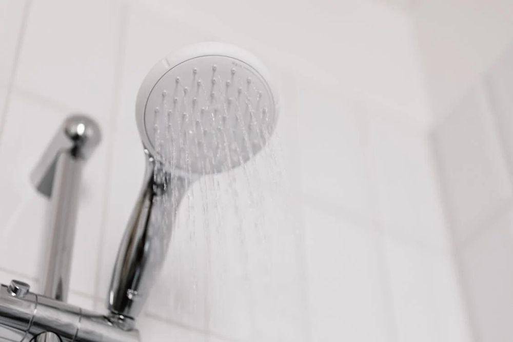ilustrasi shower (pexels.com/Photo By: Kaboompics.com)