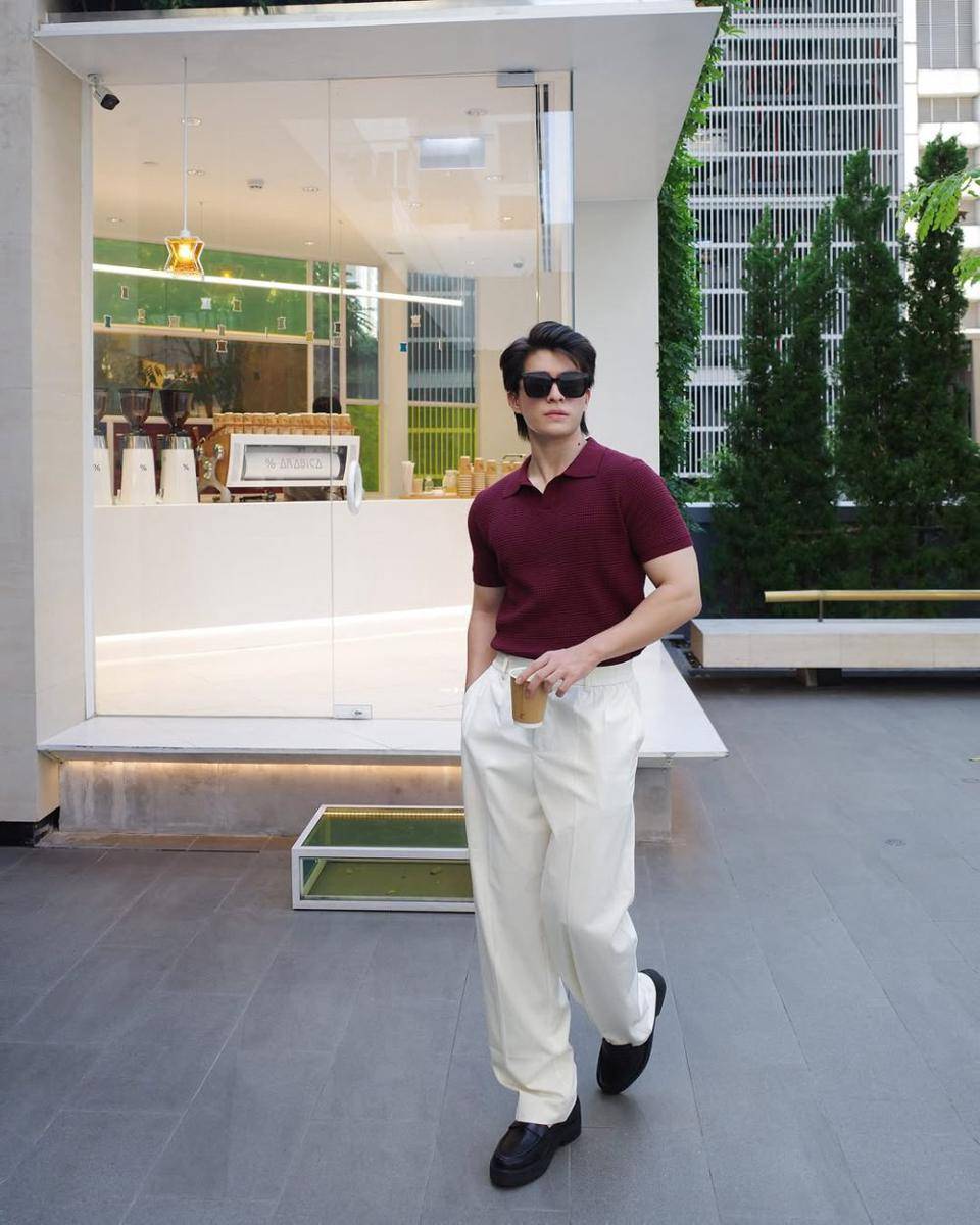 OOTD maroon (instagram.com/minhtan.thtr)
