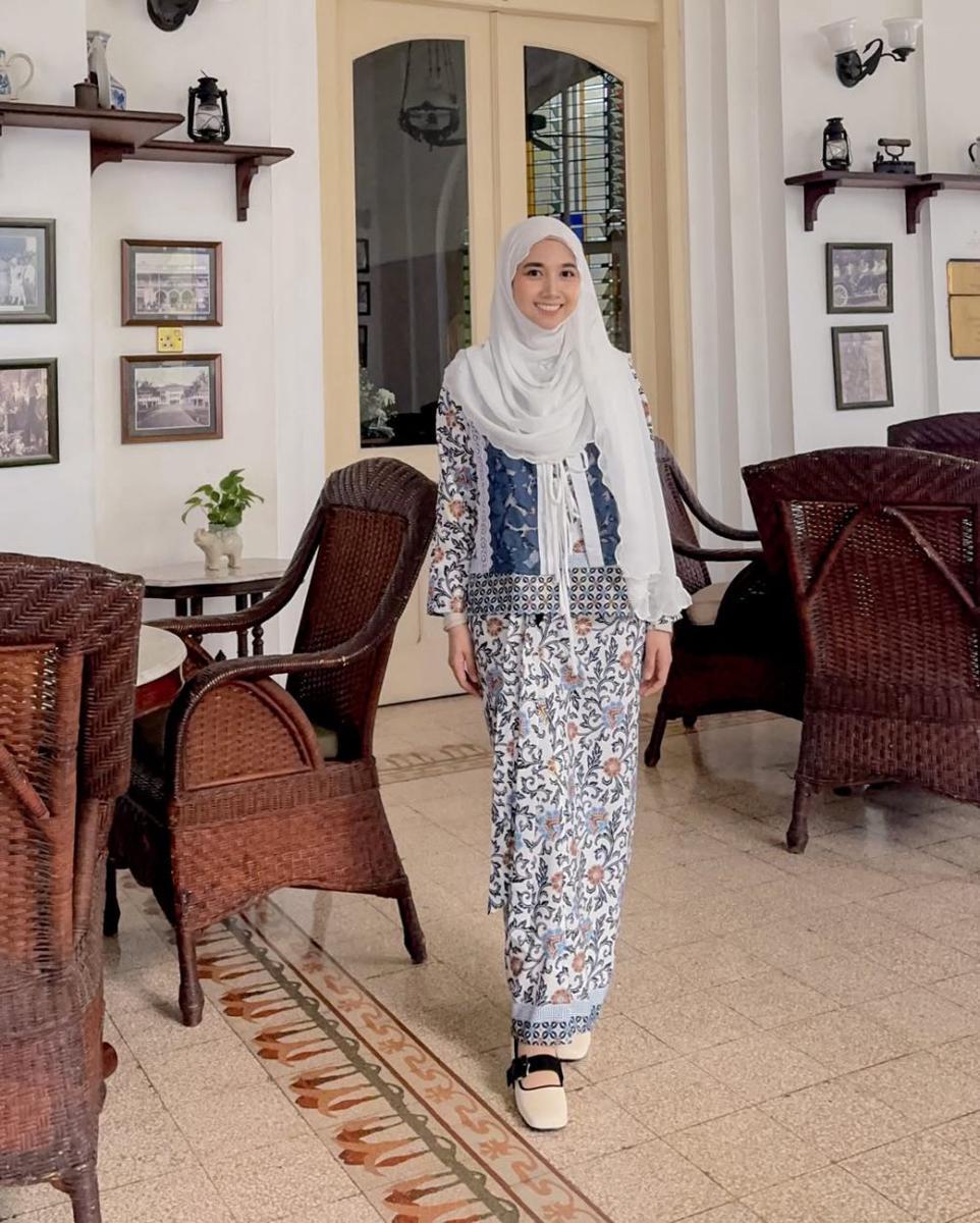 inspirasi OOTD Lebaran pakai one set ala selebgram hijab (instagram.com/richaeu)