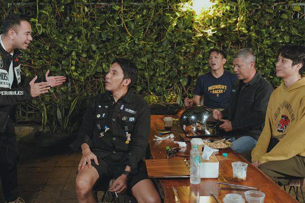 Potret The Dudas-1 Sahur Bareng Sambil Rayakan Ulang Tahun Desta ke-48