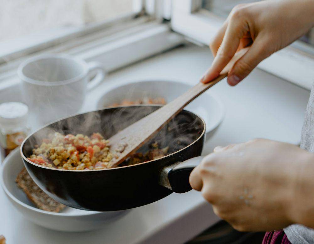 ilustrasi memasak (unsplash.com/kevinmccutcheon)