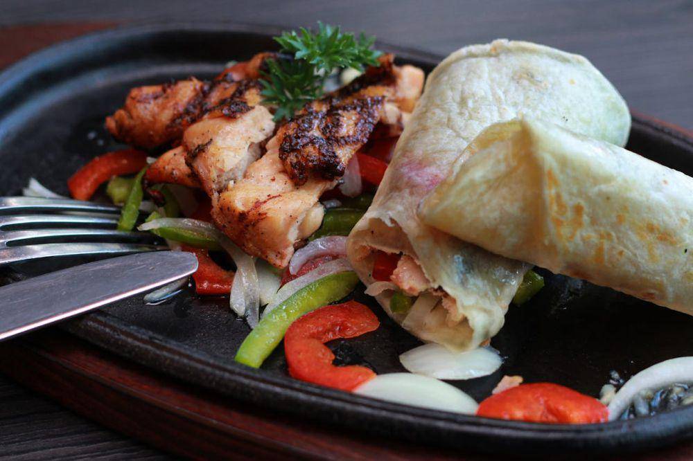 ilustrasi grilled chicken (pexels.com/bams awey)
