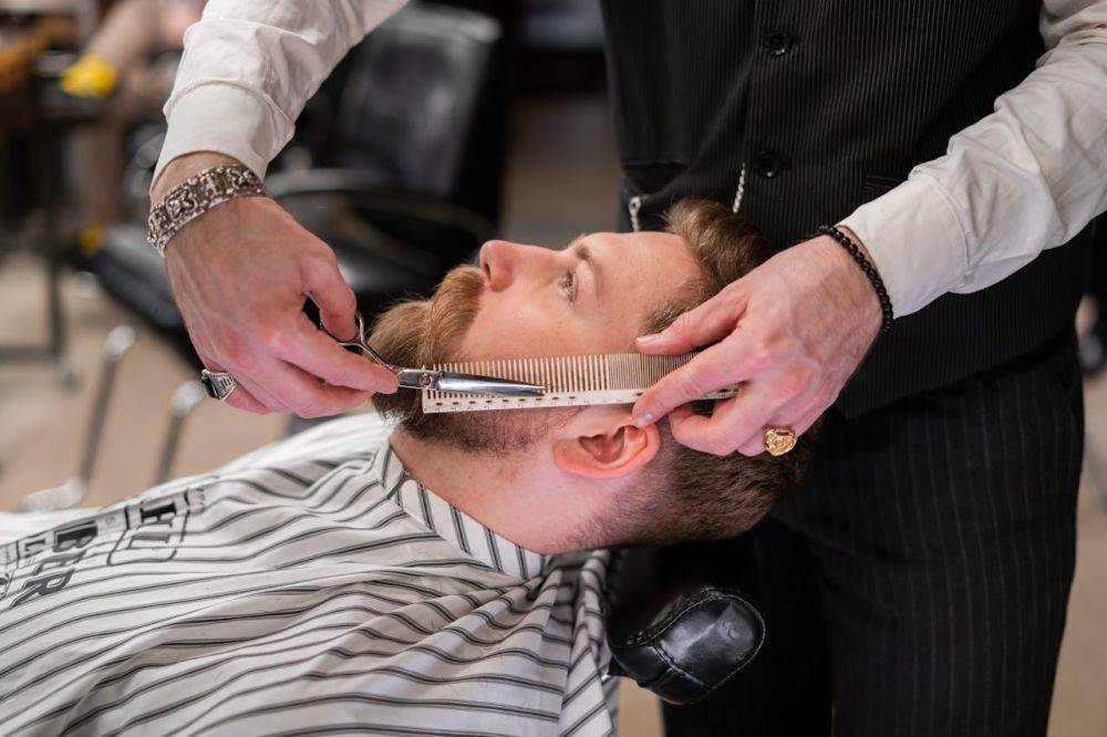 ilustrasi barbershop (pexels.com/cottonbro studio)