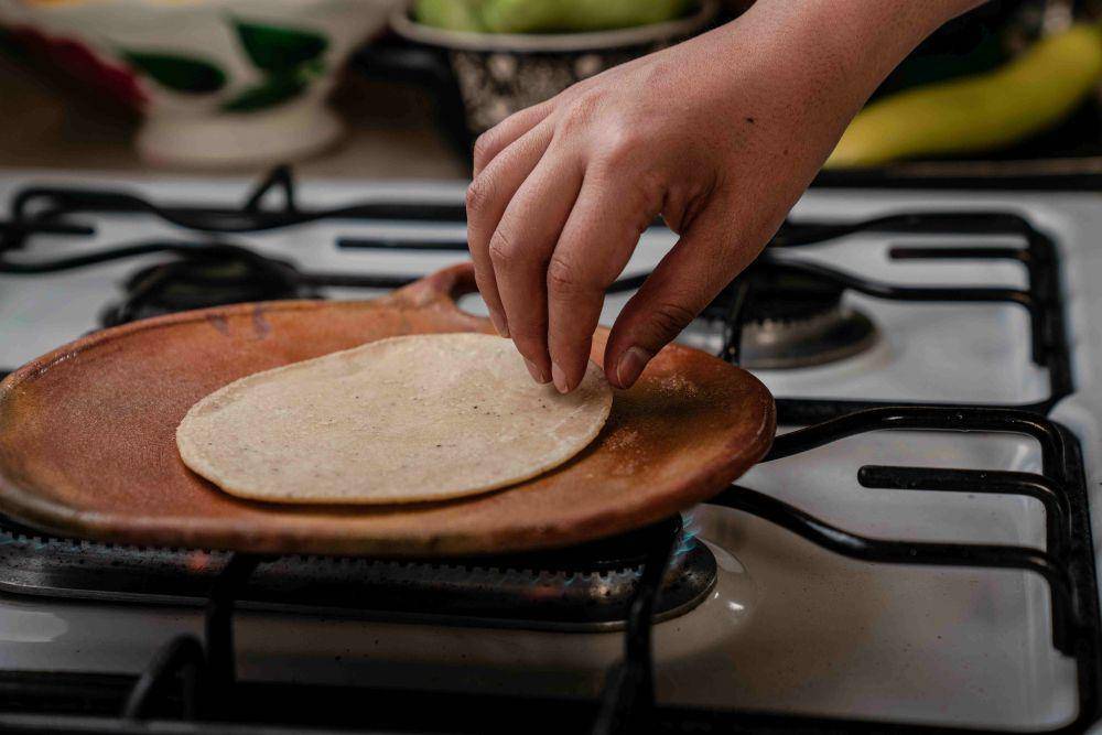 ilustrasi masak adonan (pexels.com/Los Muertos Crew)