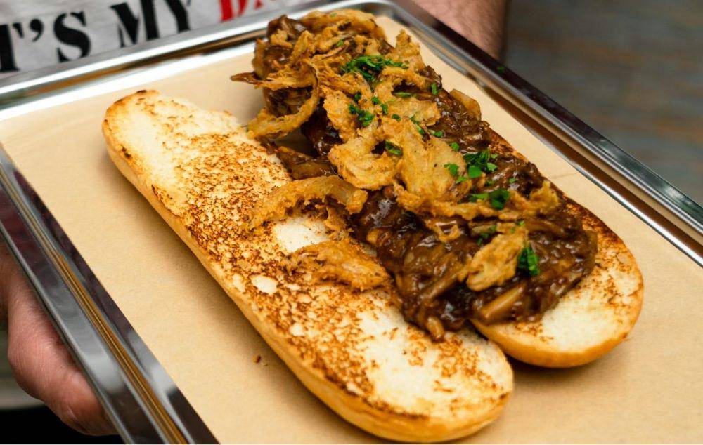 ilustrasi stuffed french bread with ground beef (pexels.com/ENESFİLM)