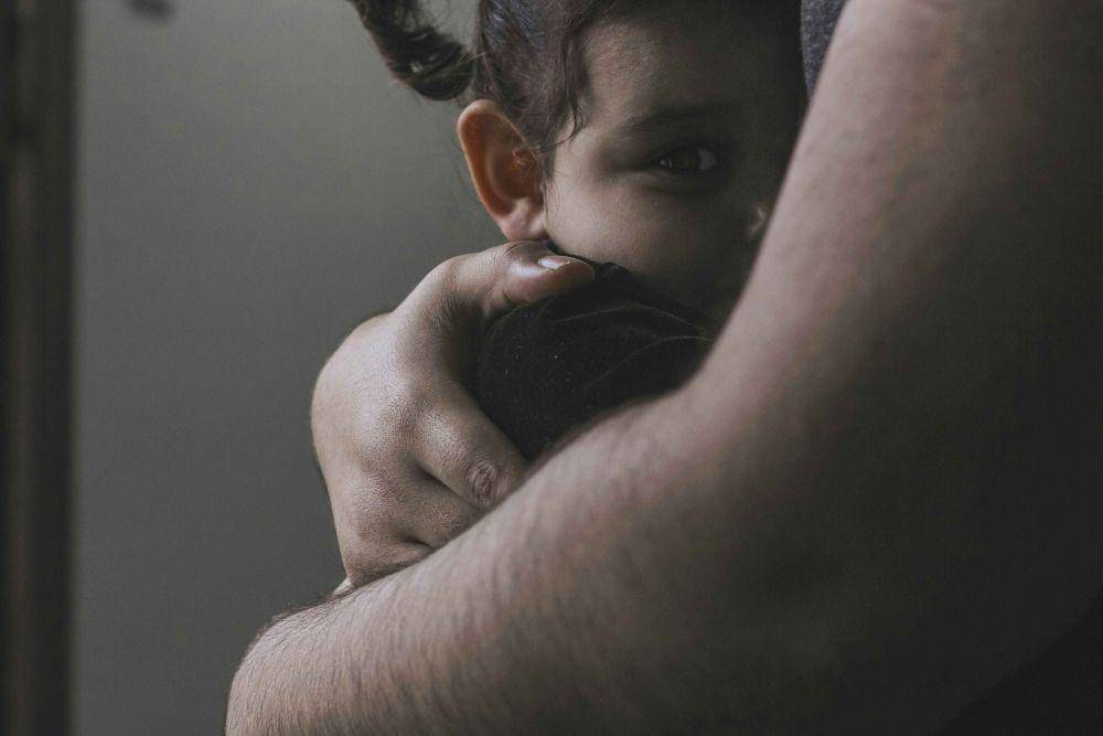 Ilustrasi anak kecill ketakutan ( Ricky Turner/unsplash)