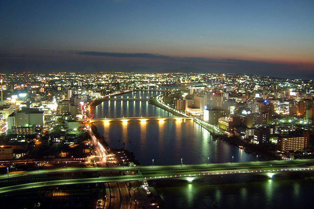 Sungai Shinano saat malam (commons.wikimedia.org/Siriusplot)