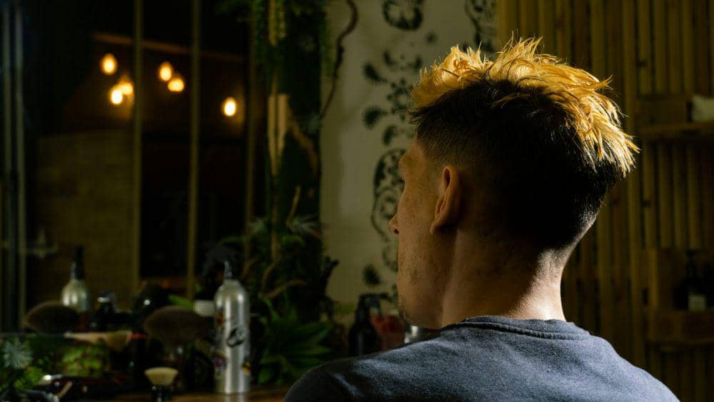 ilustrasi gaya rambut mohawk (unsplash.com/Slava Arkhipenko)