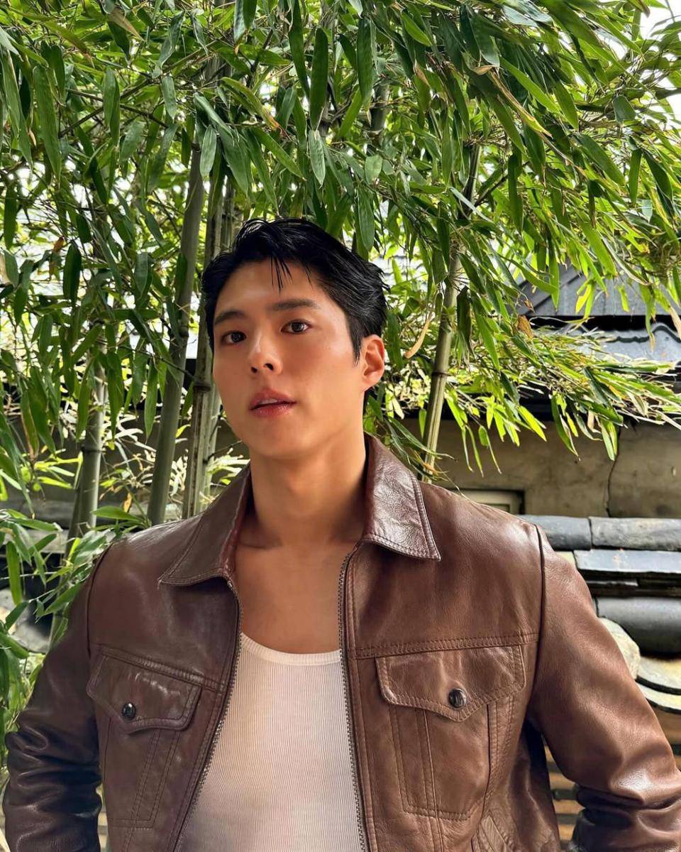 Inspirasi outer ala Park Bo Gum (instagram.com/bogummy)