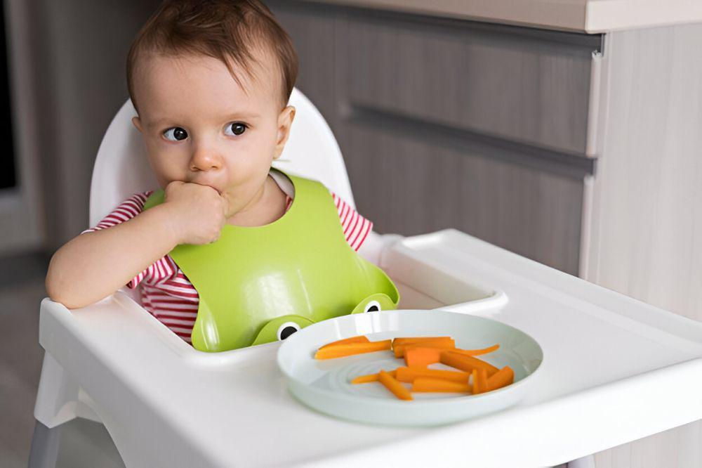 ilustrasi anak sedang makan (freepik.com/freepik)
