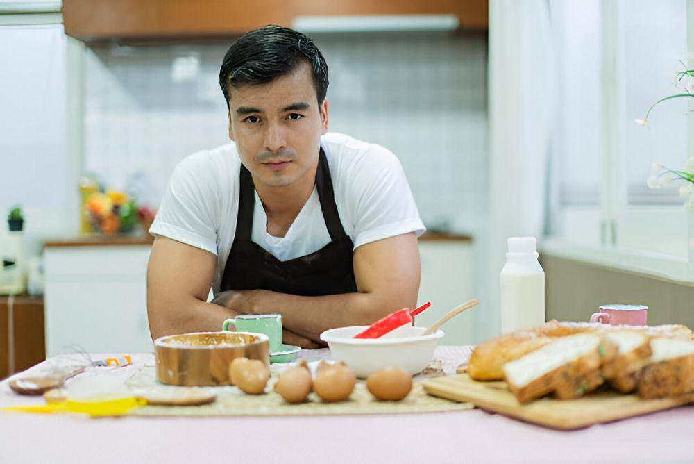 ilustrasi pria yang menyukai baking (freepik.com/Lifestylememory)