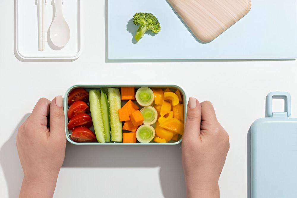 ilustrasi bekal makanan (freepik.com/freepik)