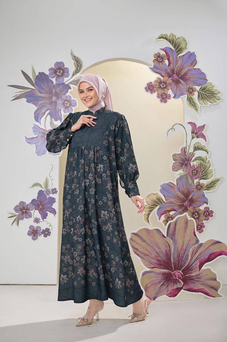 rekomendasi gamis silk untuk Lebaran 2025 (dok. ZM Zaskia Mecca)