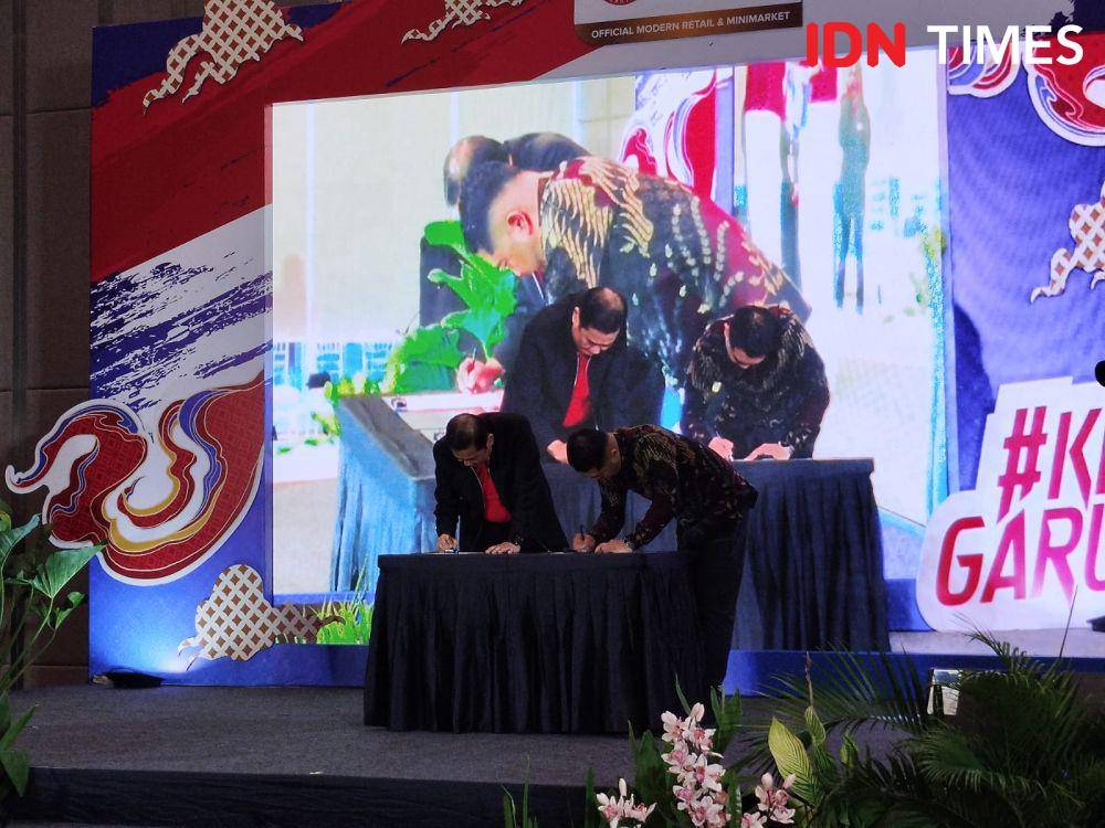 PSSI dan Indomaret jalin kerja sama, hadirkan jersey Timnas. (IDN Times/Sandy Firdaus)