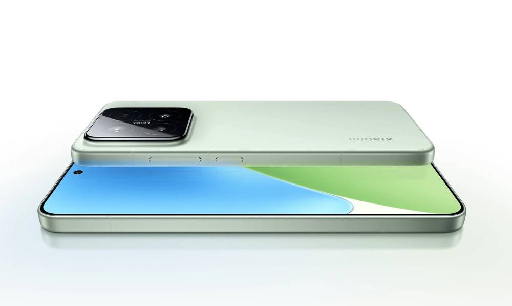 Body compact membuat Xiaomi 15 nyaman digenggam (mi.co.id)