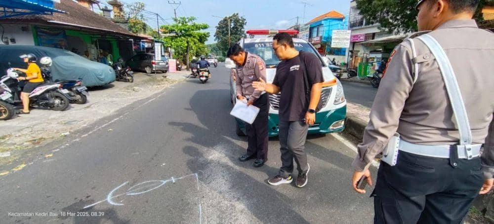 Lokasi kecelakaan antara ambulans dengan sepeda motor di Tabanan (Dok.IDN Times/Istimewa)