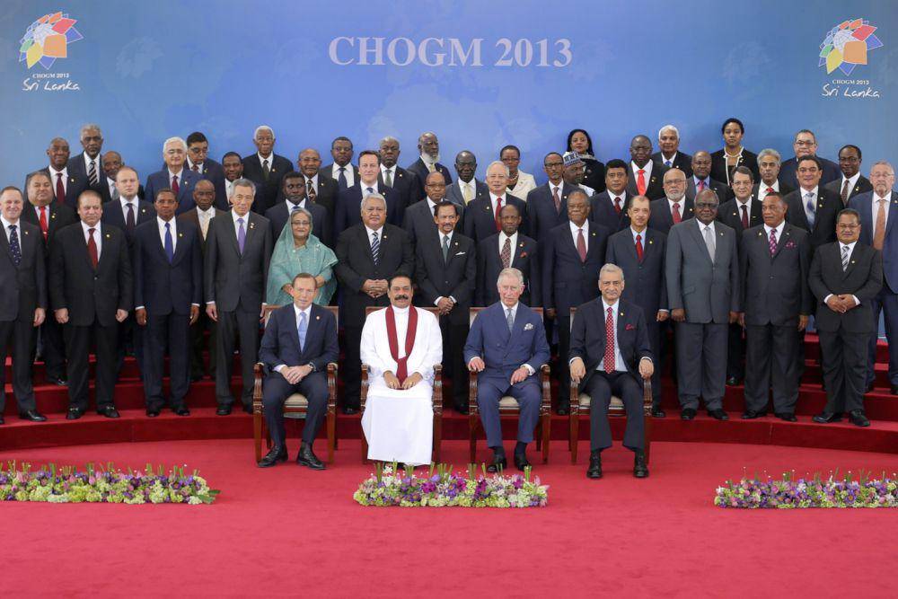 foto bersama dalam Pertemuan Kepala Pemerintahan Persemakmuran pada 2013 di Kolombo, Sri Lanka (commons.wikimedia.org/Oritsu.me)