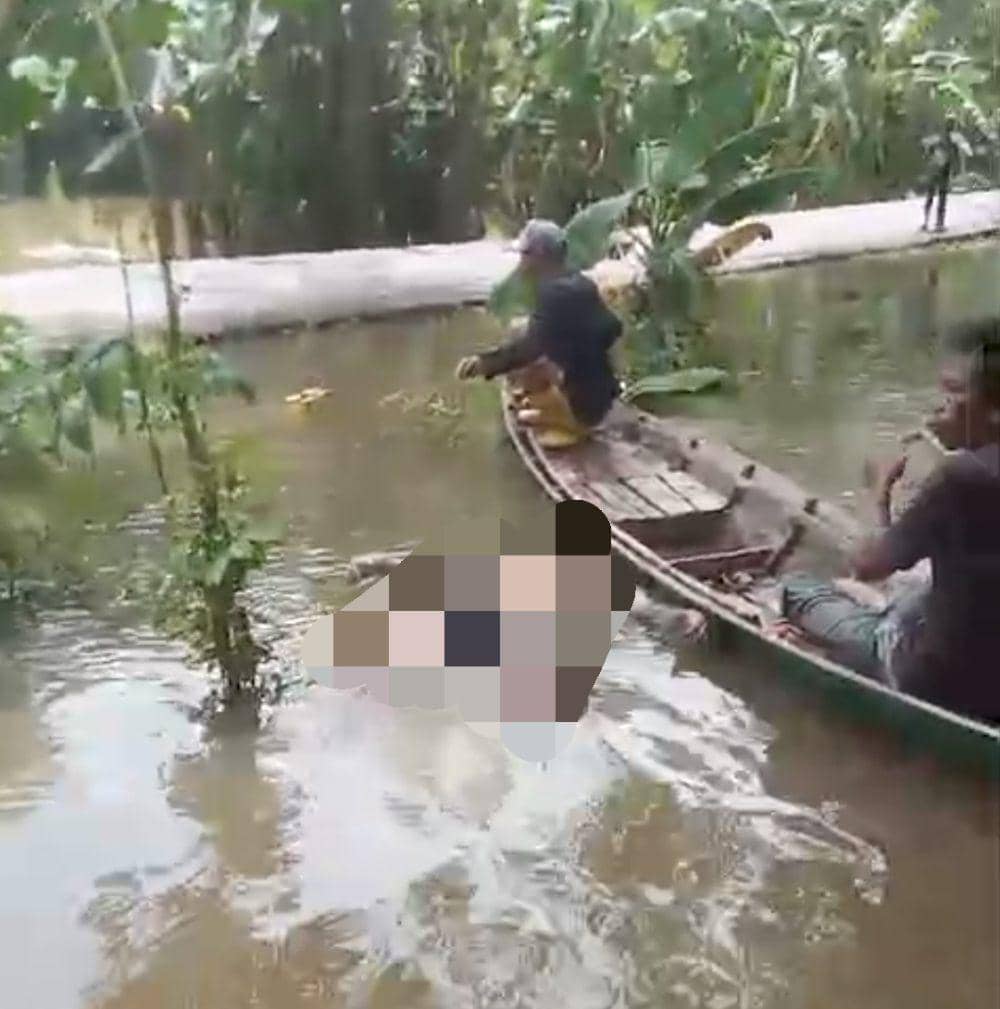 Jasad remaja Babat Toman yang tenggelam saat dievakuasi. (Potongan video)